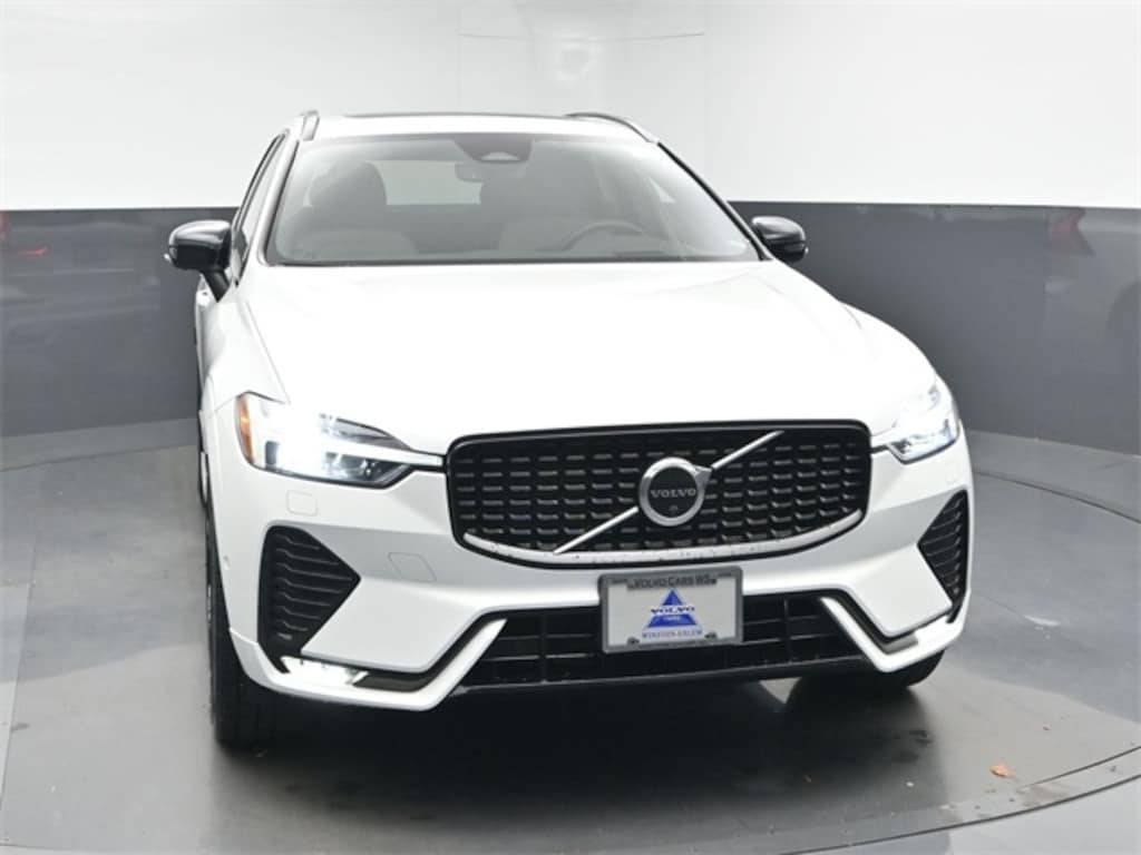 Used 2022 Volvo XC60 B6 R-Design SUV