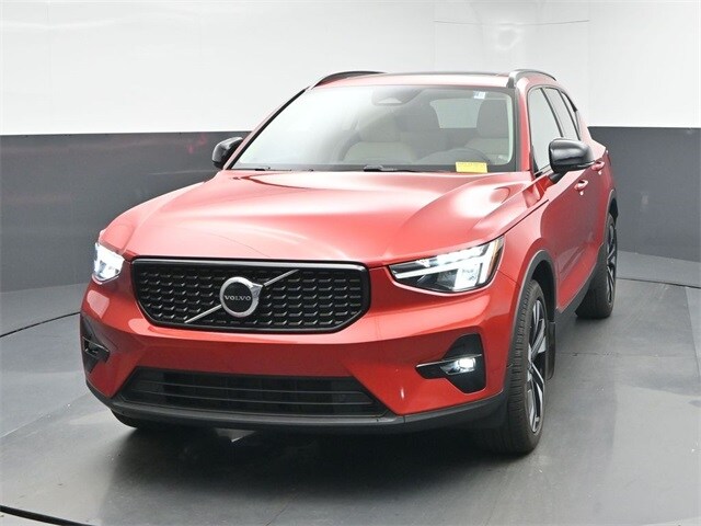 2023 Volvo XC40 Plus photo 3