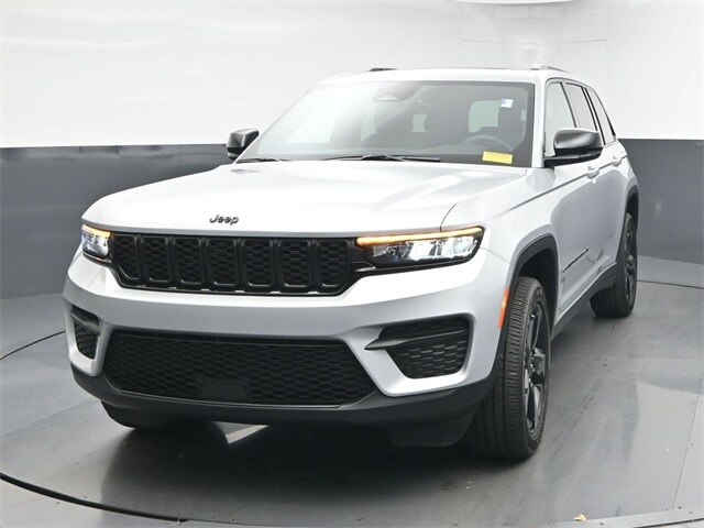 2025 Jeep Grand Cherokee Altitude X photo 3