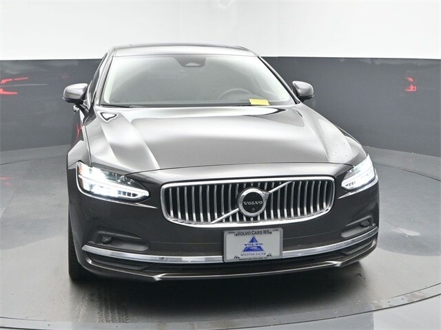 2023 Volvo S90 Ultimate photo 2
