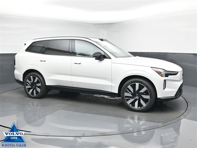 2025 Volvo EX90 Plus's photo