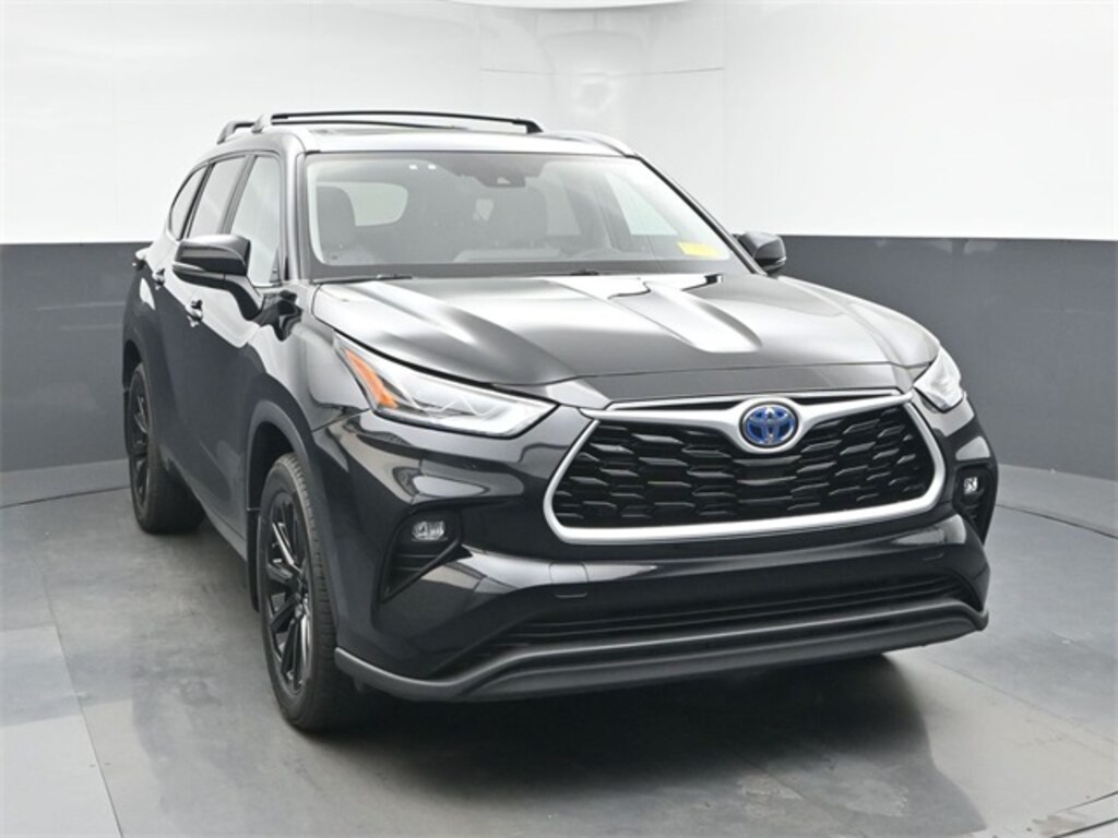 Used 2023 Toyota Highlander Hybrid Bronze Edition SUV