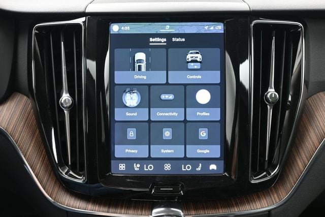 2023 Volvo XC60 Plus - Photo 15