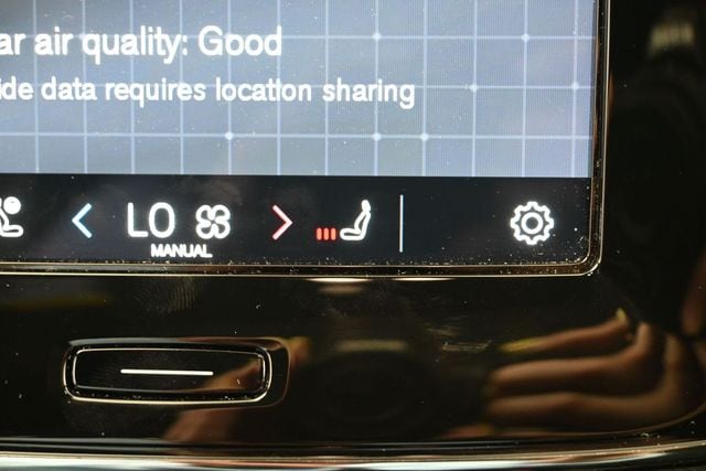 2024 Volvo XC40 Plus - Photo 20