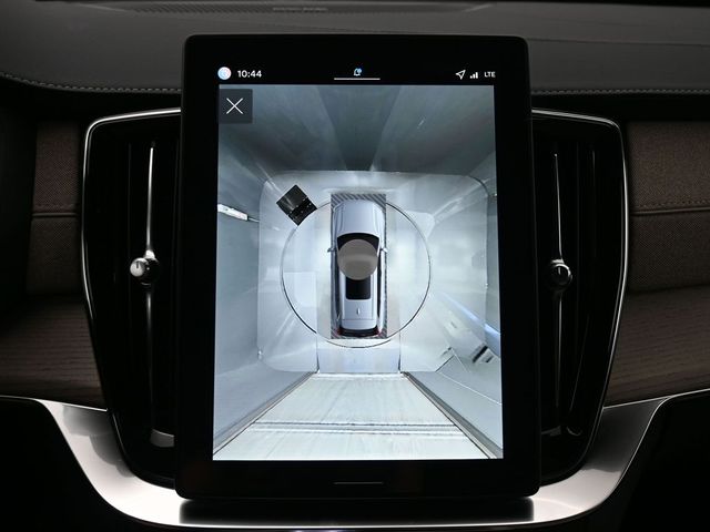 2026 Volvo XC90 Plus - Photo 21