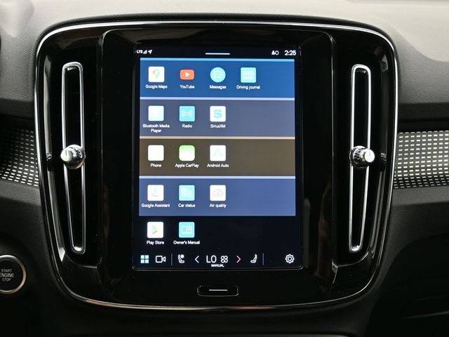 2024 Volvo XC40 Plus - Photo 18