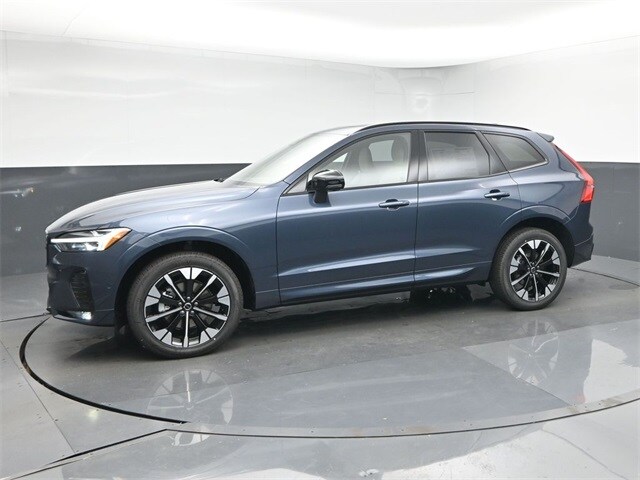 2026 Volvo XC60 B5 Plus photo 4