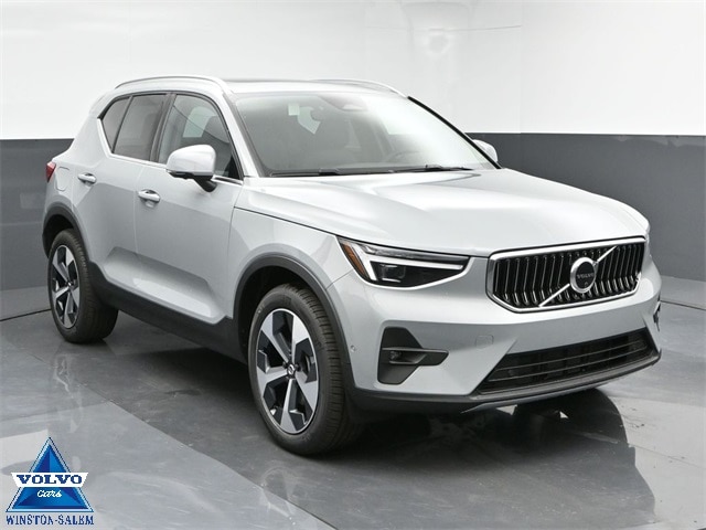 2025 Volvo XC40 B5 Plus Bright Theme V25016 SUV