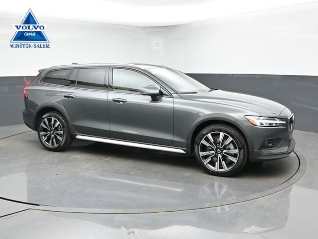 New 2026 Volvo V60 Cross Country B5 Ultra Wagon
