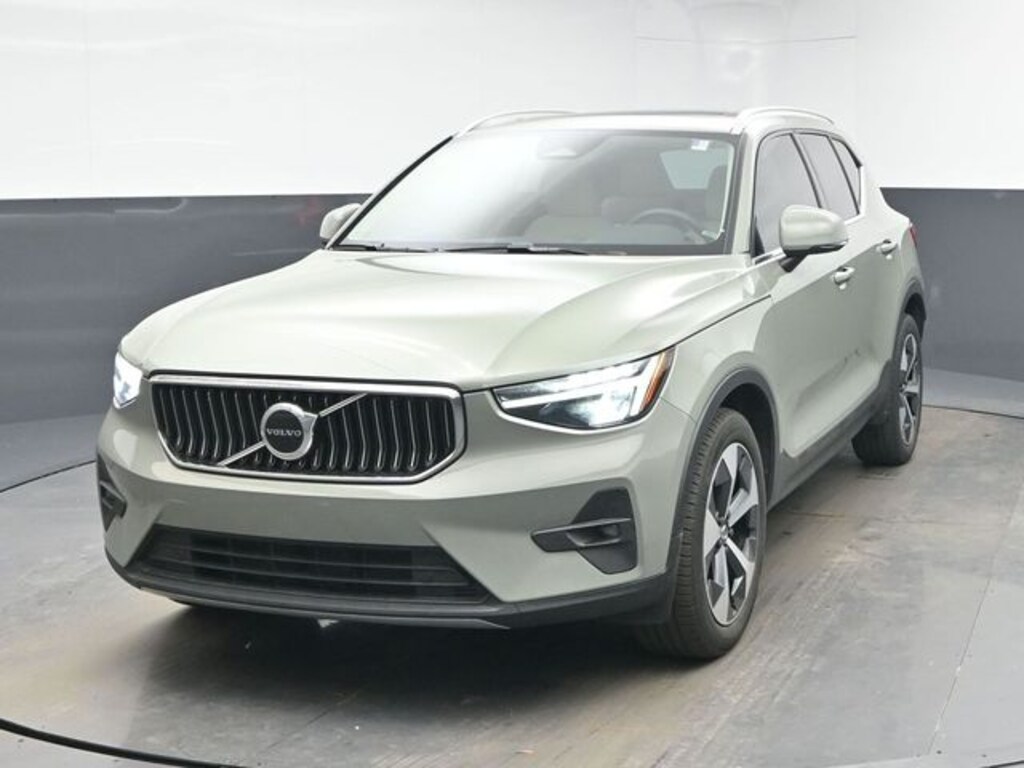 Used 2023 Volvo XC40 B5 Plus Bright Theme SUV