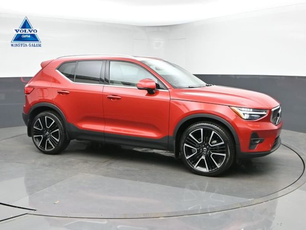 Used 2023 Volvo XC40 Ultimate SUV