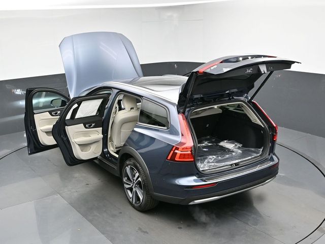 2026 Volvo V60 Cross Country Plus - Photo 42