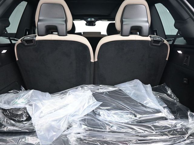 2026 Volvo XC90 Plus - Photo 31