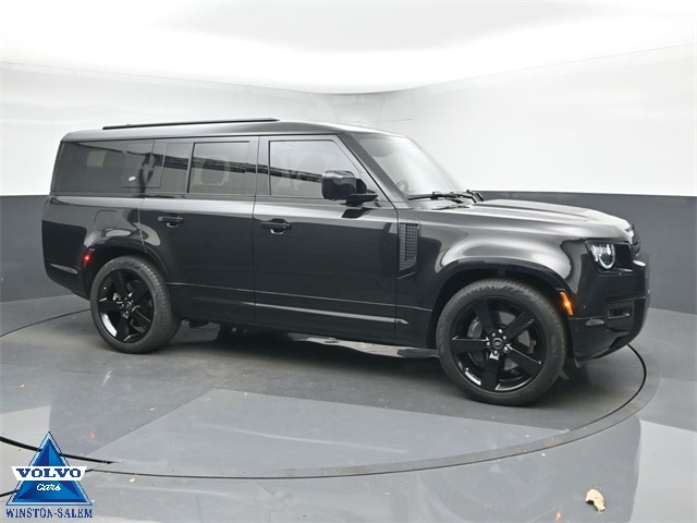 2024 Land Rover Defender X-Dynamic SE's photo