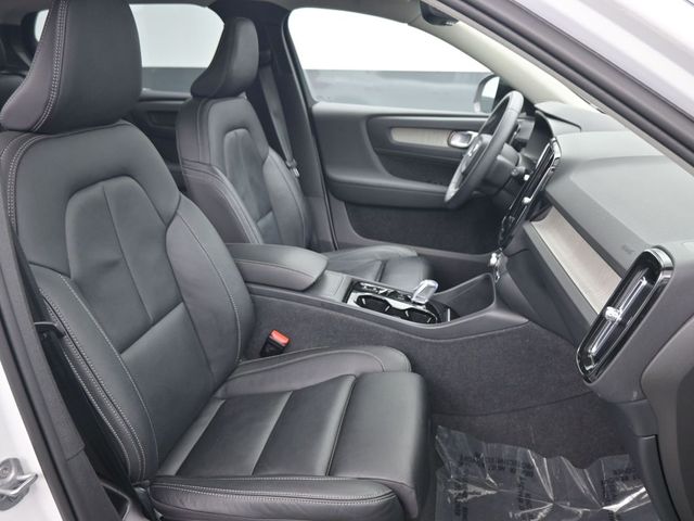 2024 Volvo XC40 Plus - Photo 31