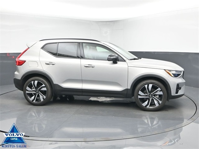 2024 Volvo XC40 Plus