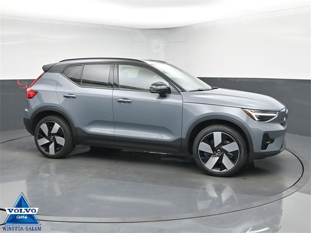 2023 Volvo XC40