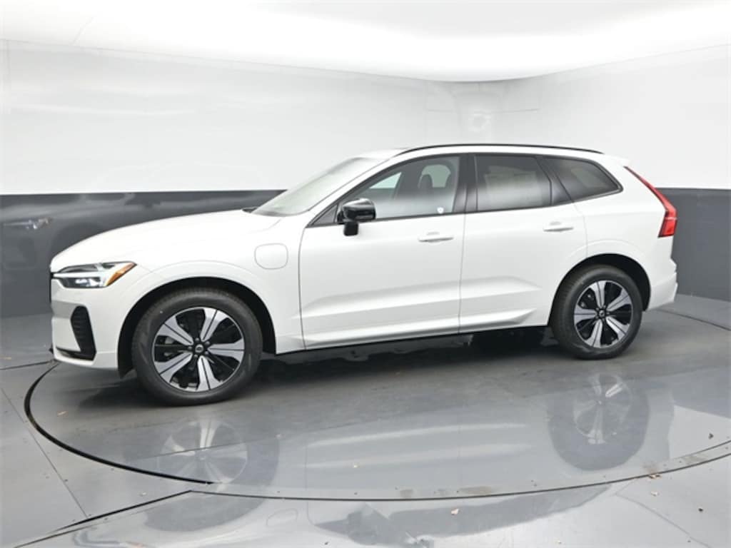 New 2025 Volvo XC60 plug-in hybrid T8 Core SUV