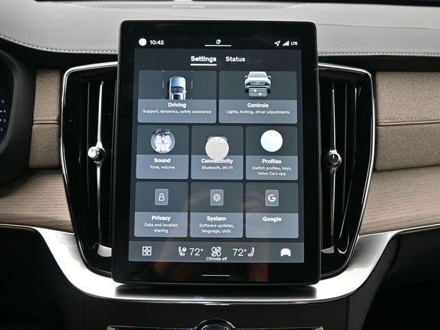 2026 Volvo XC90 Plus - Photo 16