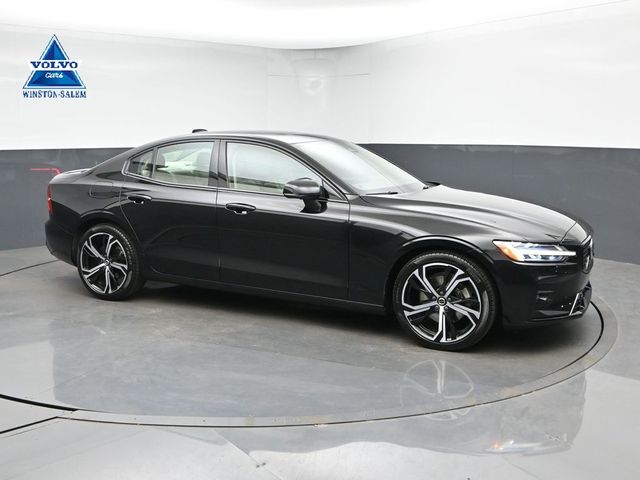 2023 Volvo S60 B5 Ultimate Dark Theme's photo