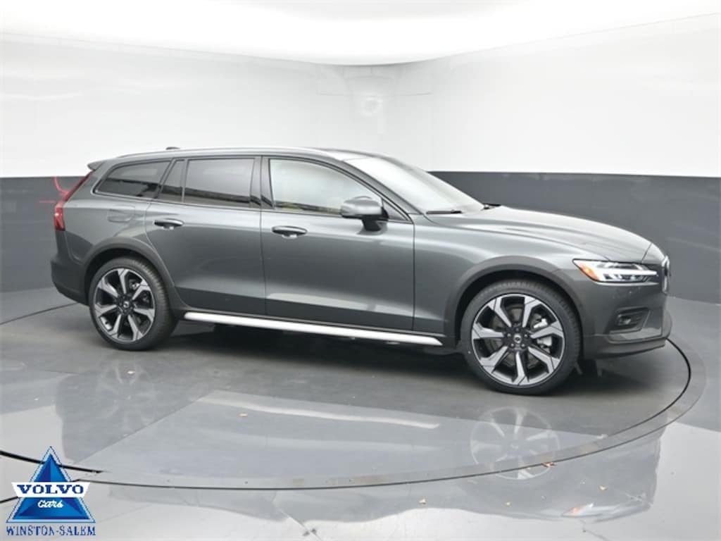 New 2026 Volvo V60 Cross Country B5 Ultra Wagon