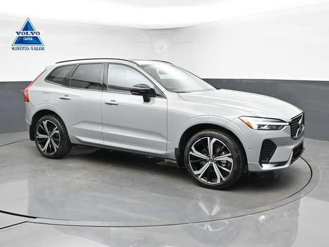 2025 Volvo XC60 B5 Ultra Dark AWD's photo