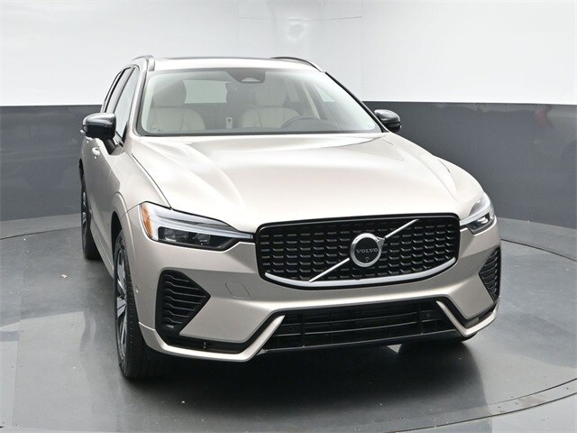 2024 Volvo XC60 Recharge T8 Plus photo 2