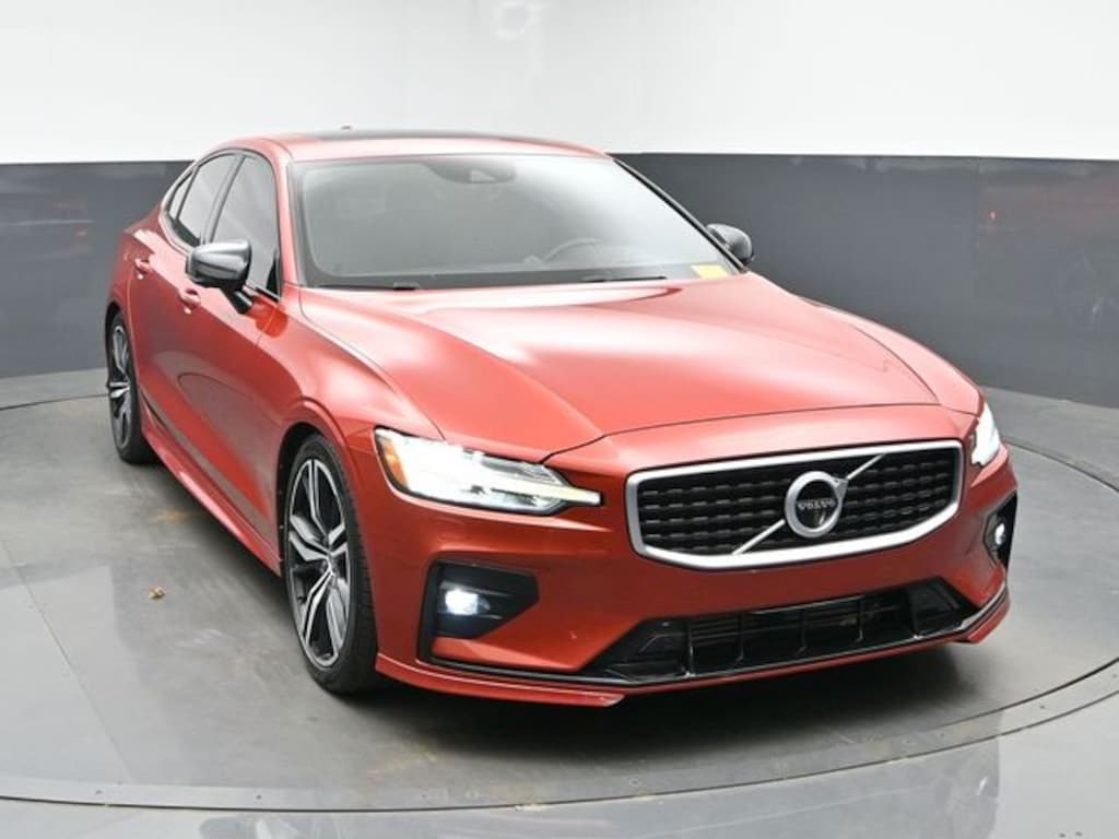 Used 2019 Volvo S60 T6 R-Design Sedan