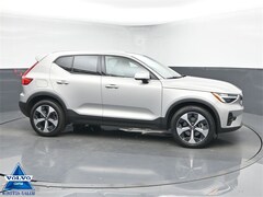 2024 Volvo XC40 B5 Plus Bright Theme SUV