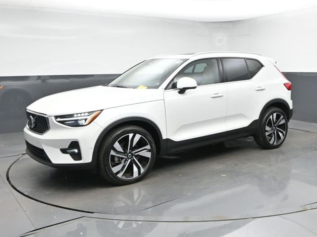 Used 2023 Volvo XC40 Ultimate SUV
