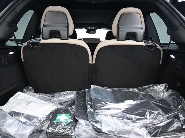 2026 Volvo XC90 Plus - Photo 32
