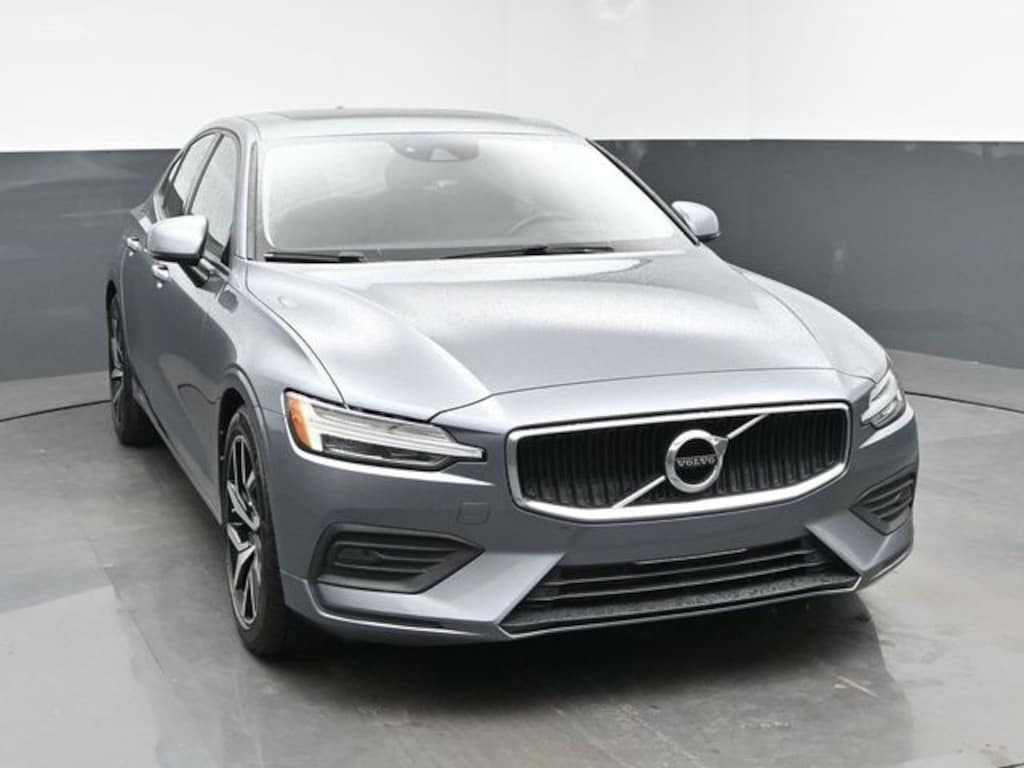 Used 2020 Volvo S60 T5 Momentum Sedan