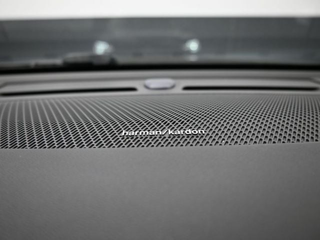 2024 Volvo XC40 Plus - Photo 30