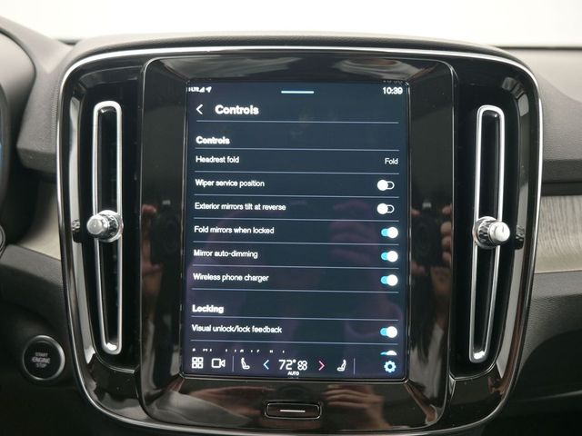 2024 Volvo XC40 Plus - Photo 17