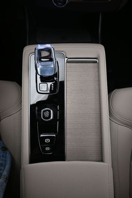 2026 Volvo XC90 Plus - Photo 10