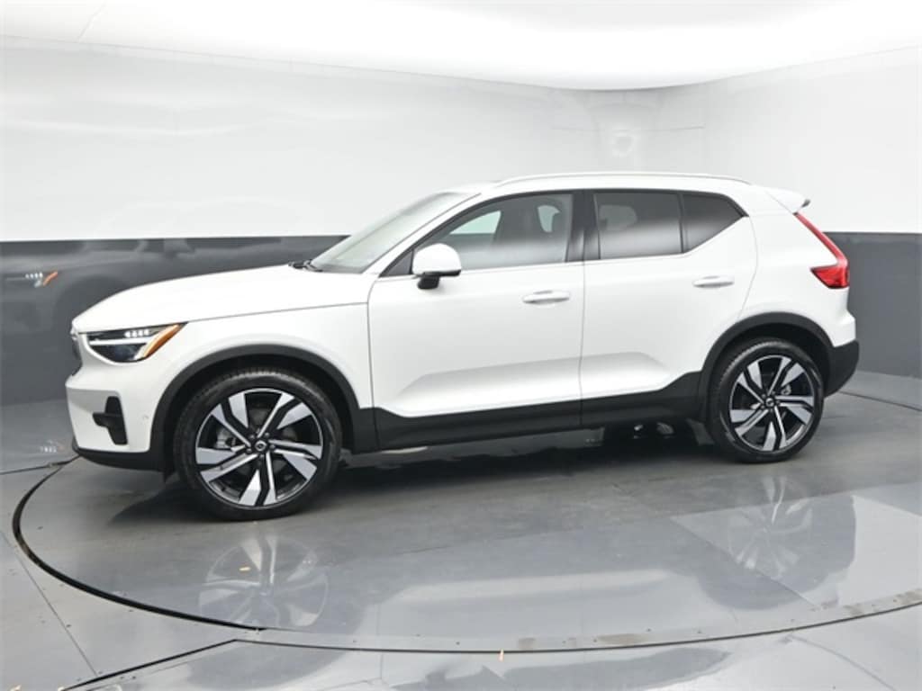Used 2023 Volvo XC40 Ultimate SUV