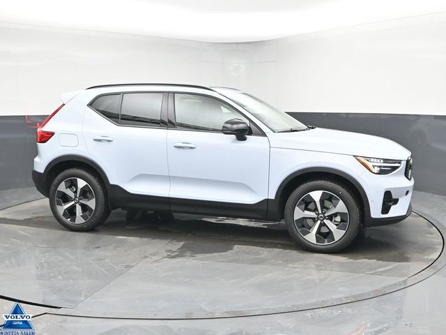 2026 Volvo XC40