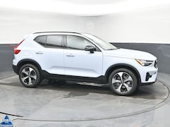 2026 Volvo XC40 B5 Plus AWD V26170 SUV