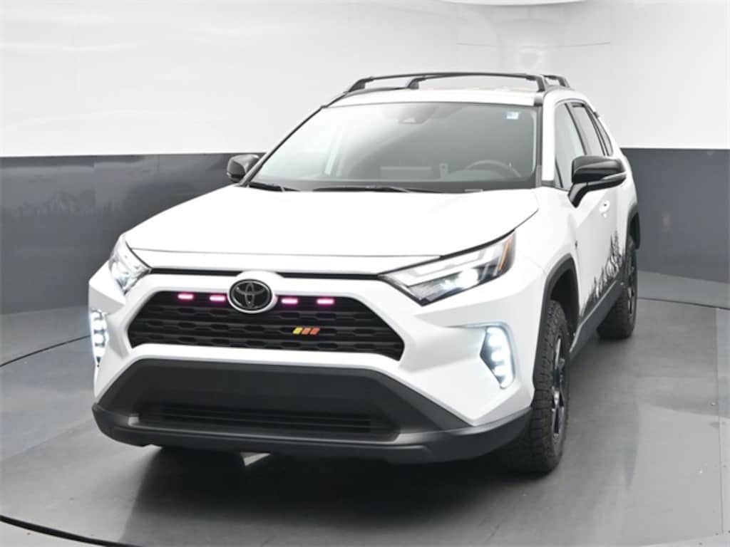 Used 2022 Toyota RAV4 XLE SUV