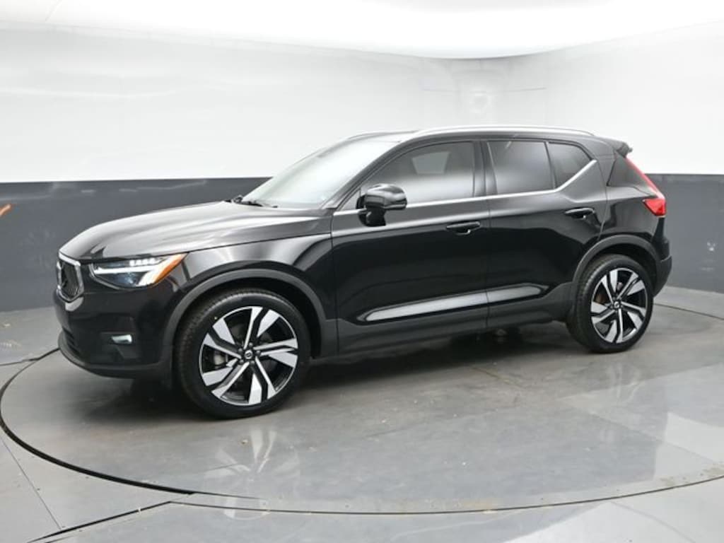 Used 2023 Volvo XC40 B5 Plus Bright Theme SUV