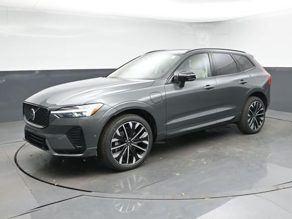 New 2026 Volvo XC60 plug-in hybrid T8 Ultra SUV