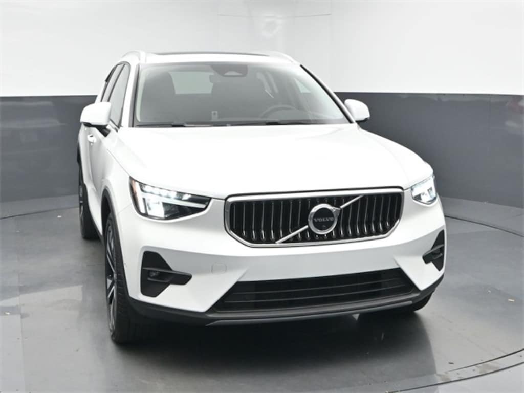 Used 2023 Volvo XC40 Ultimate SUV