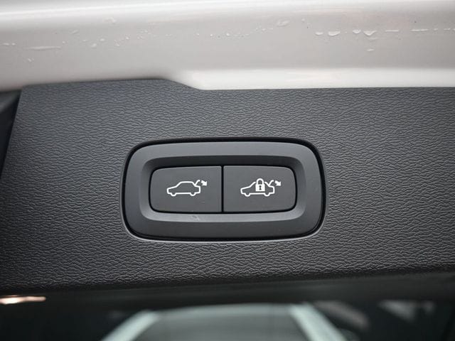 2024 Volvo V60 Cross Country Plus - Photo 32