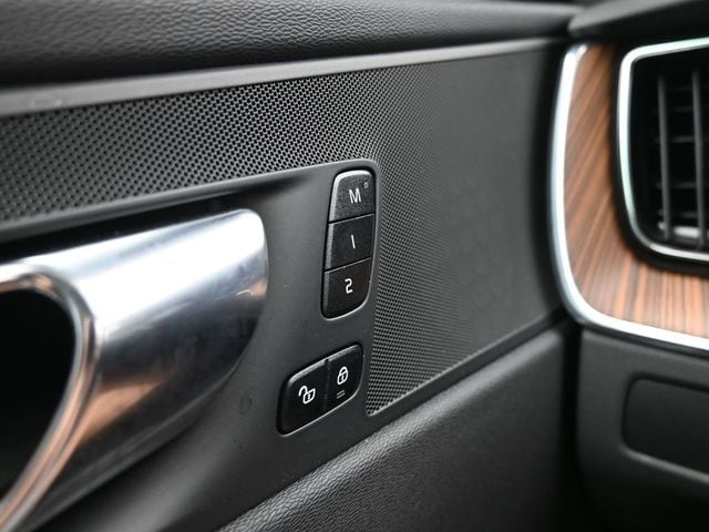 2023 Volvo XC60 Plus - Photo 29