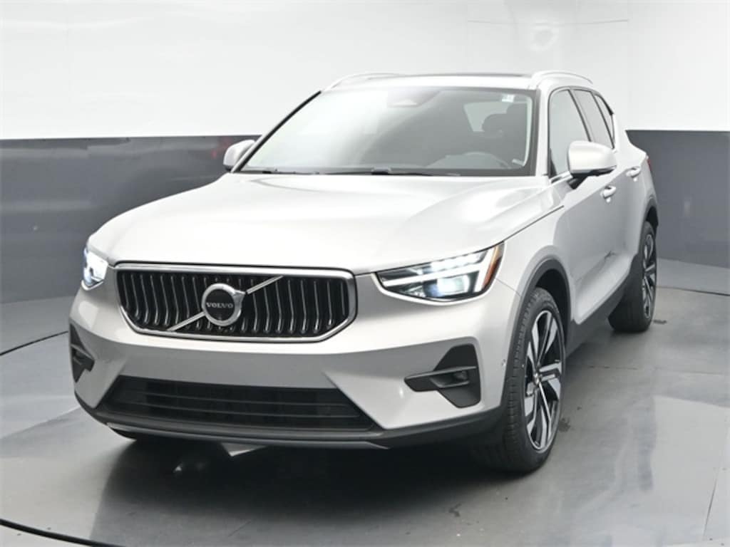 Used 2024 Volvo XC40 B5 Plus Bright Theme SUV