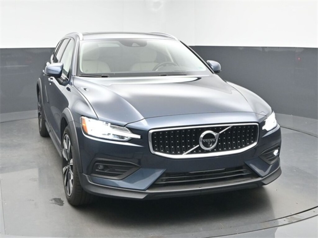 Used 2022 Volvo V60 Cross Country T5 Wagon