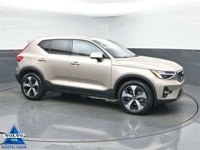 2024 Volvo XC40 Plus's photo