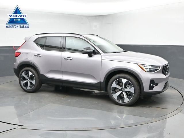 2026 Volvo XC40 B5 Plus Dark AWD's photo