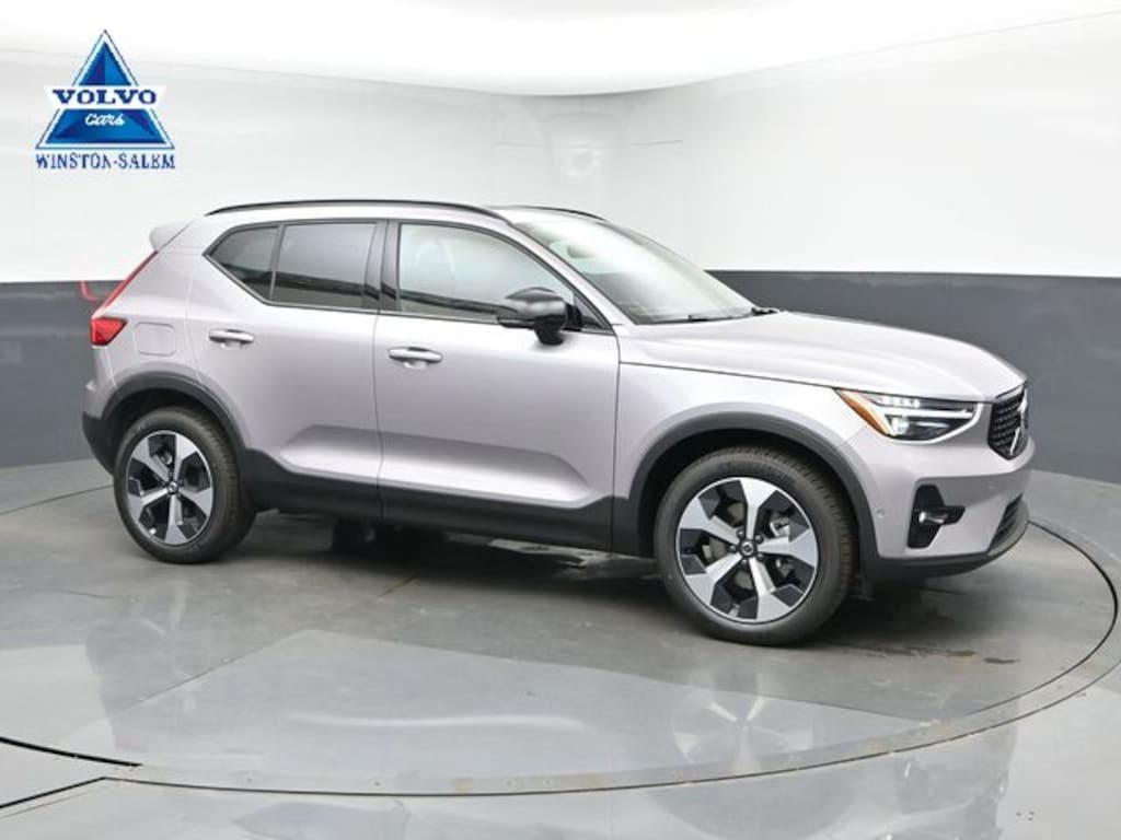 New 2026 Volvo XC40 B5 Plus SUV