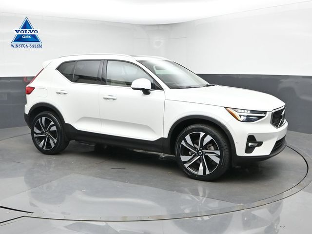 2024 Volvo XC40 B5 Plus Bright AWD's photo